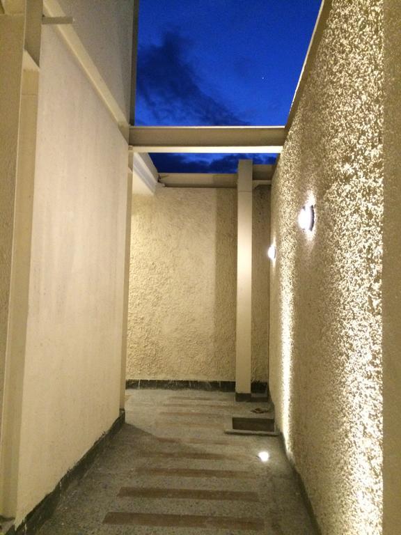 Stone House Hotel Pasay Exterior photo