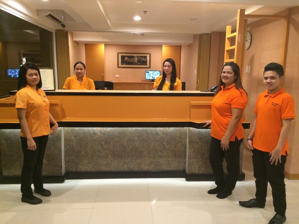 Stone House Hotel Pasay Exterior photo
