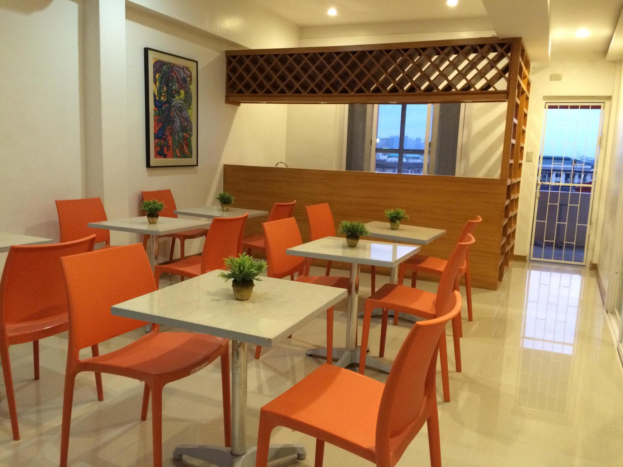 Stone House Hotel Pasay Exterior photo